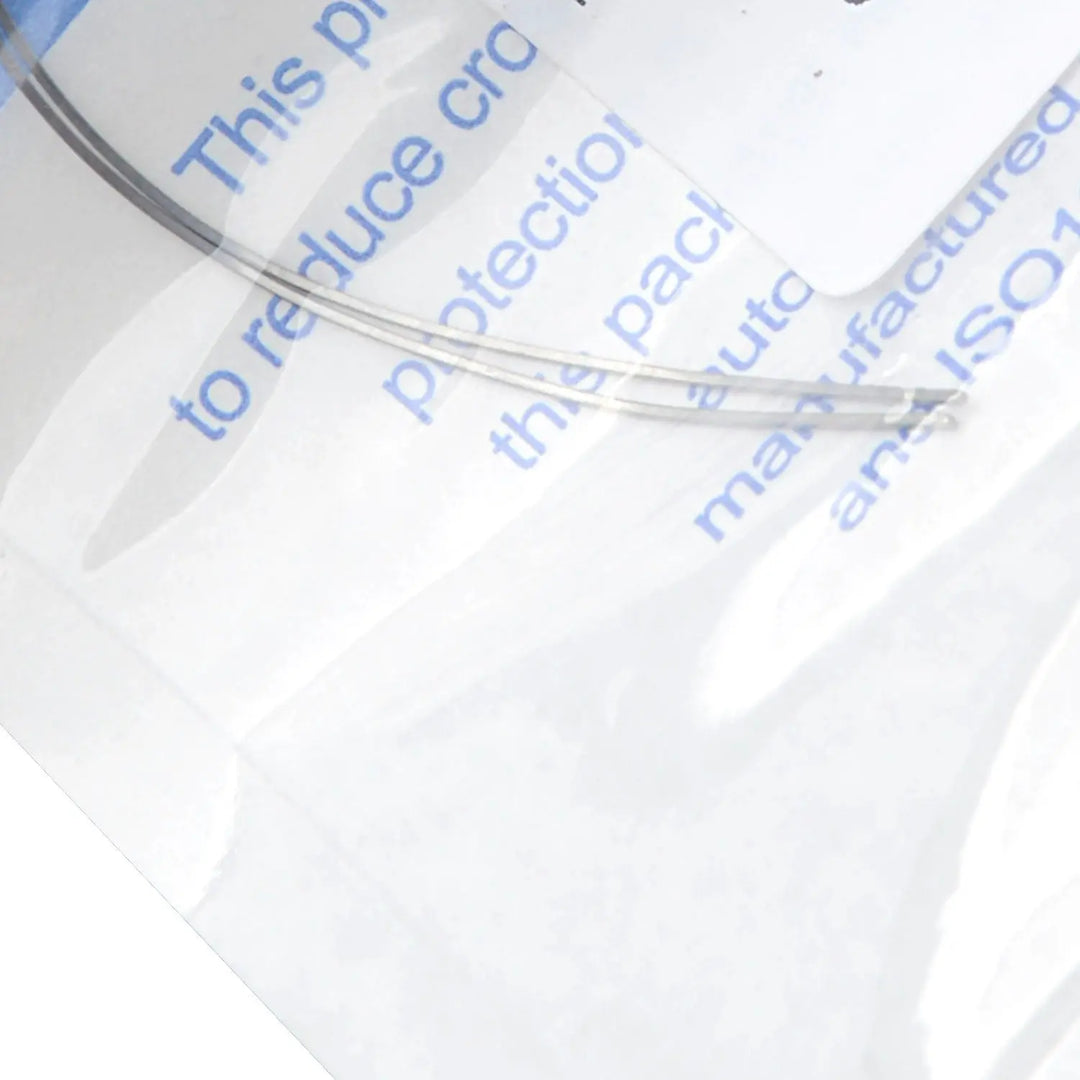 Archwire Niti Reverse Curve Rectangular 0.018 x 0.018 Lower 2pcs/Pack in clear packaging. Curved metal wire visible through transparent material with blue text partially visible on packaging.